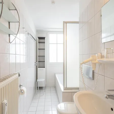 Ansprechende Mit Balkon Und Badewanne In Lejlighed