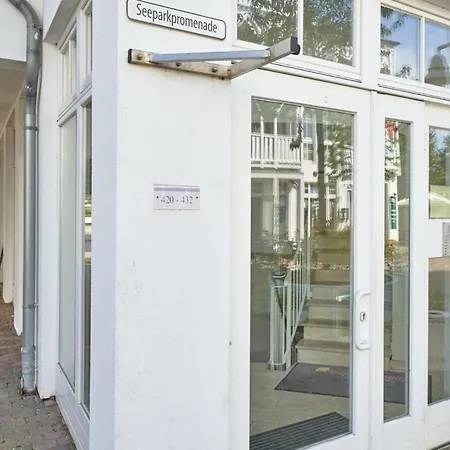 Ansprechende Mit Balkon Und Badewanne In